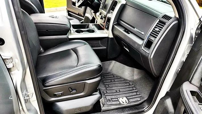 2017 Ram 1500 Laramie Crew Cab 4x4 5'7" Box