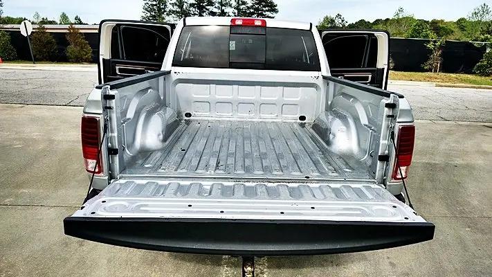 2017 Ram 1500 Laramie Crew Cab 4x4 5'7" Box