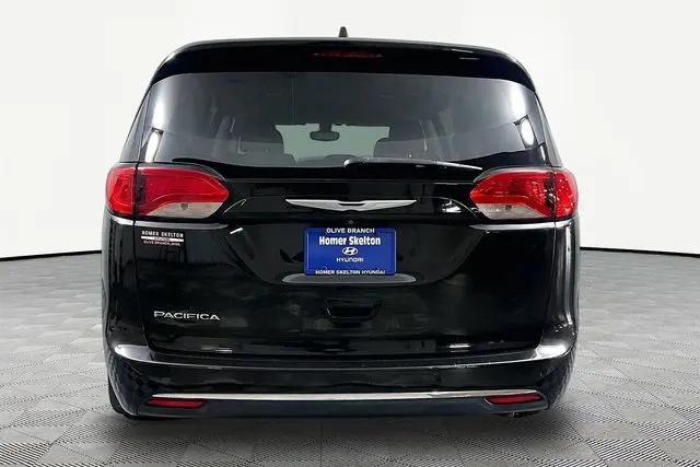 2017 Chrysler Pacifica Touring Plus