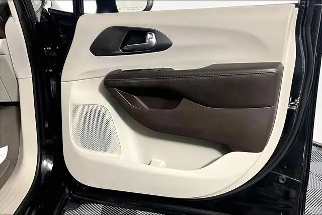 2017 Chrysler Pacifica Touring Plus