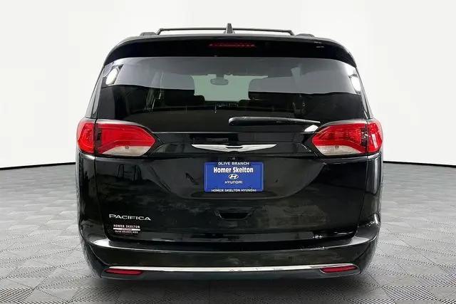 2017 Chrysler Pacifica Touring Plus
