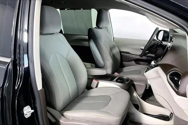 2017 Chrysler Pacifica Touring Plus