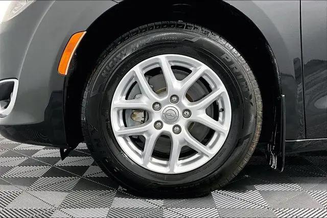 2017 Chrysler Pacifica Touring Plus