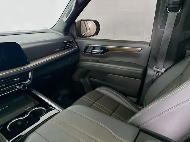 2025 Chevrolet Tahoe 4WD High Country