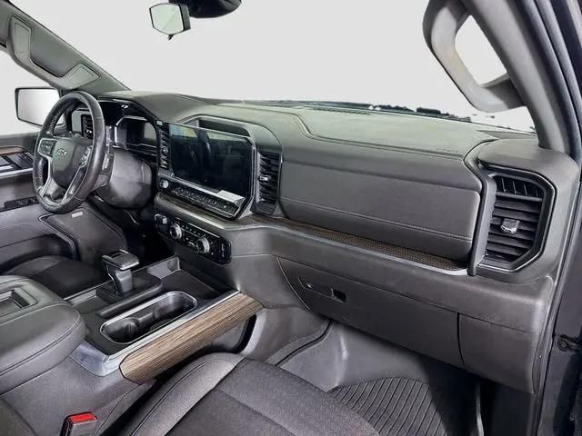 2022 Chevrolet Silverado 1500 4WD Crew Cab Short Bed RST