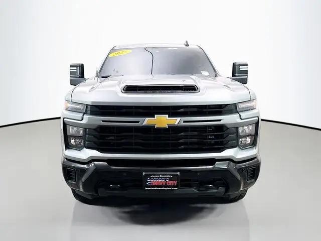 2025 Chevrolet Silverado 2500HD 4WD Crew Cab Standard Bed Custom