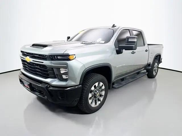 2025 Chevrolet Silverado 2500HD 4WD Crew Cab Standard Bed Custom
