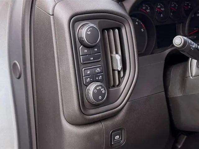 2025 Chevrolet Silverado 2500HD 4WD Crew Cab Standard Bed Custom
