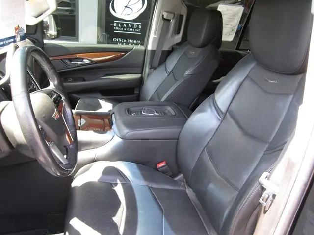 2018 Cadillac Escalade Luxury