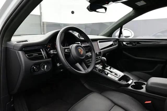 2025 Porsche Macan Macan