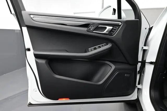 2025 Porsche Macan Macan