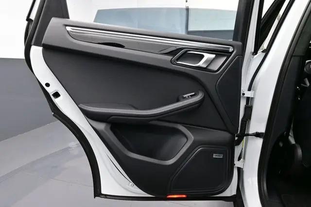 2025 Porsche Macan Macan