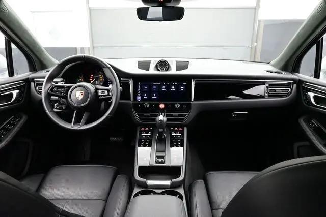 2025 Porsche Macan Macan