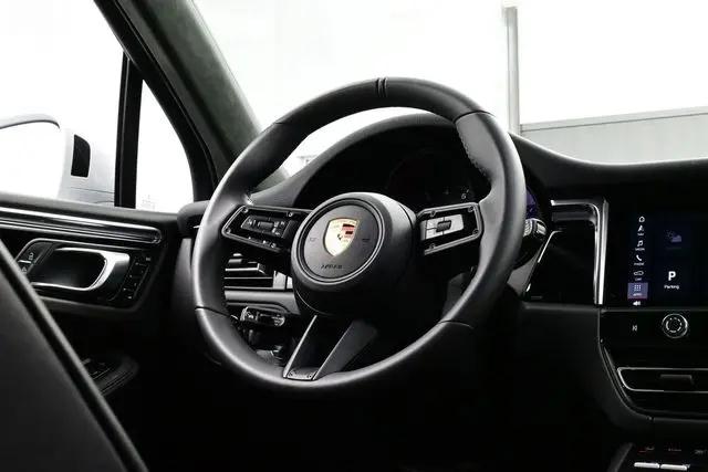 2025 Porsche Macan Macan