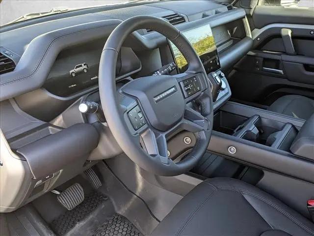 2026 Land Rover Defender P500 X-Dynamic SE