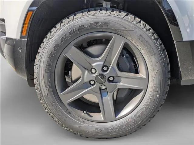 2026 Land Rover Defender P500 X-Dynamic SE
