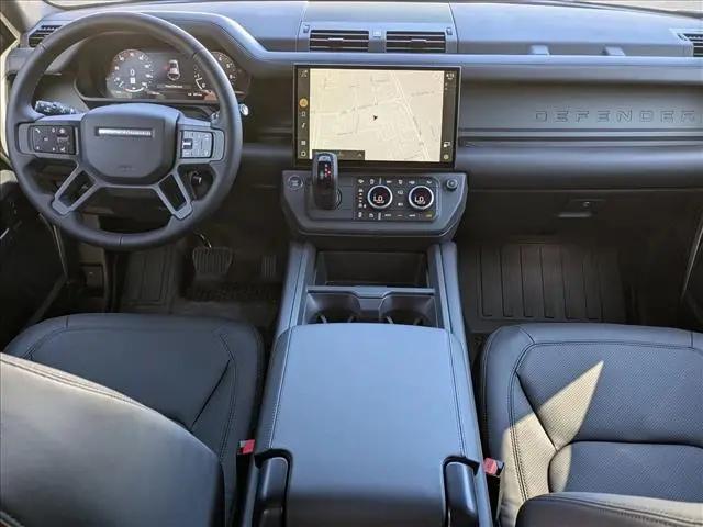 2026 Land Rover Defender P500 X-Dynamic SE