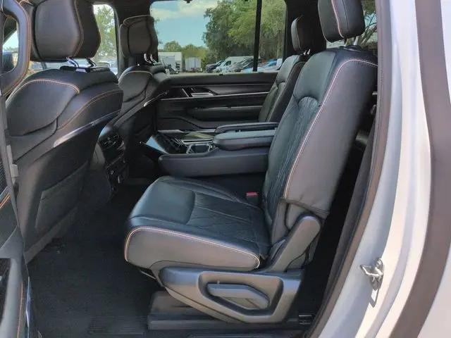 2024 Jeep Grand Wagoneer L Series III Obsidian 4x4