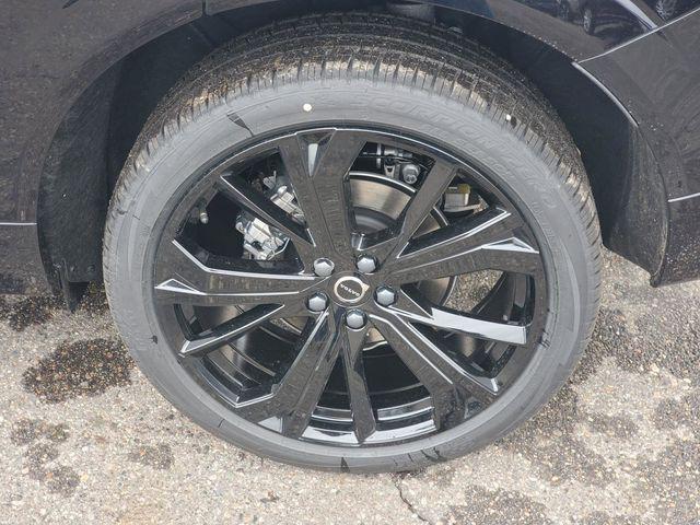 2026 Volvo XC60 B5 Ultra Black Edition
