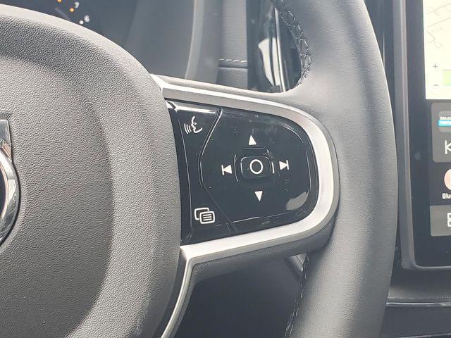 2026 Volvo XC60 B5 Ultra Black Edition