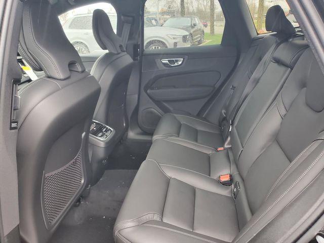 2026 Volvo XC60 B5 Ultra Black Edition