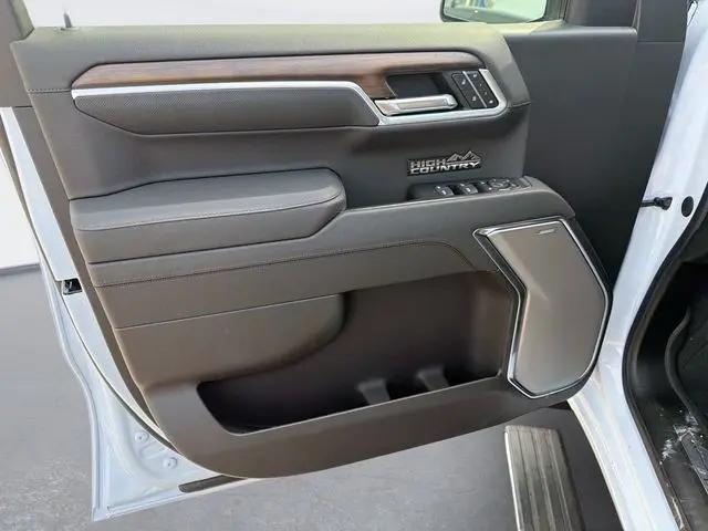 2026 Chevrolet Silverado 1500 4WD Crew Cab Short Bed High Country