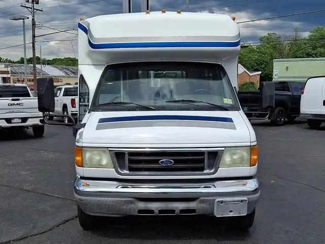 2005 Ford E-450 Cutaway E-450