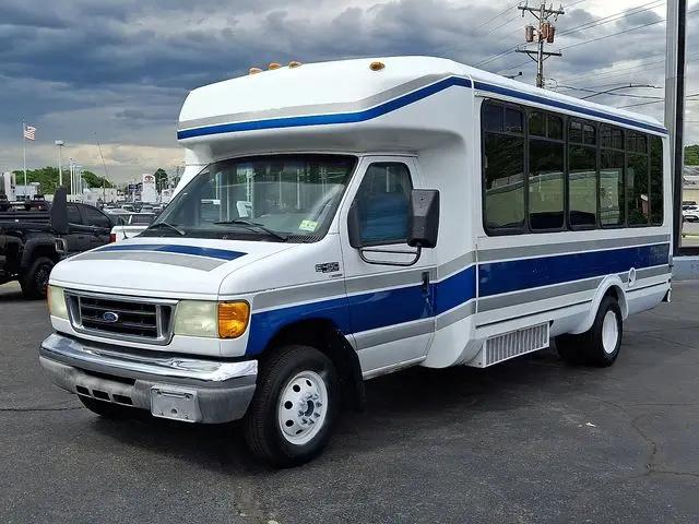 2005 Ford E-450 Cutaway E-450