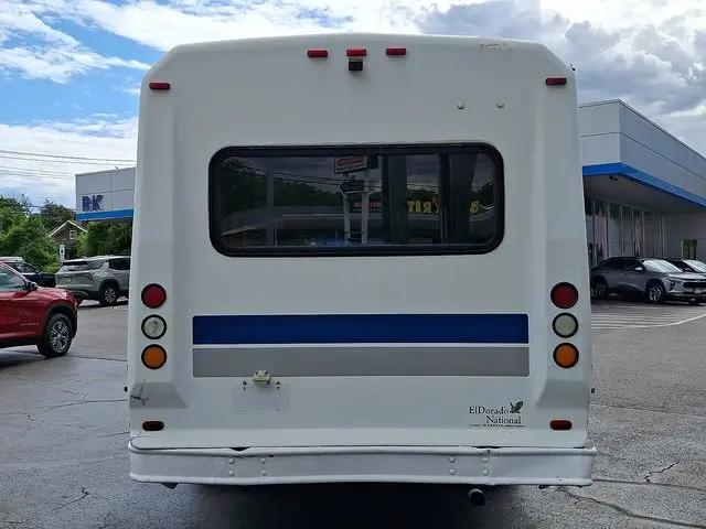 2005 Ford E-450 Cutaway E-450