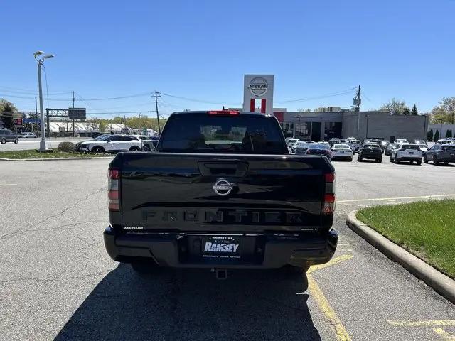 2023 Nissan Frontier Crew Cab SV 4x4