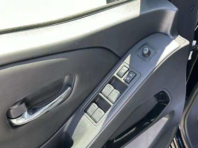 2023 Nissan Frontier Crew Cab SV 4x4
