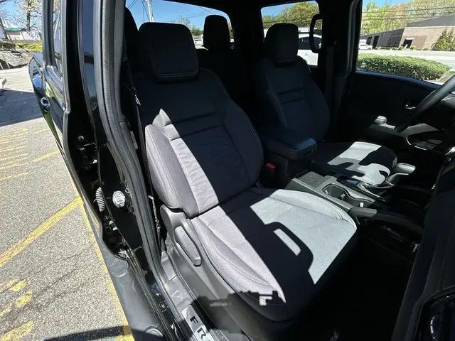 2023 Nissan Frontier Crew Cab SV 4x4