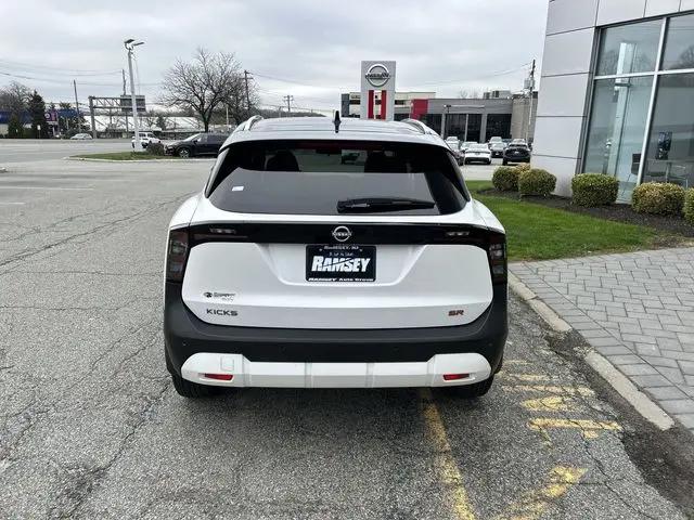 2025 Nissan Kicks SR FWD