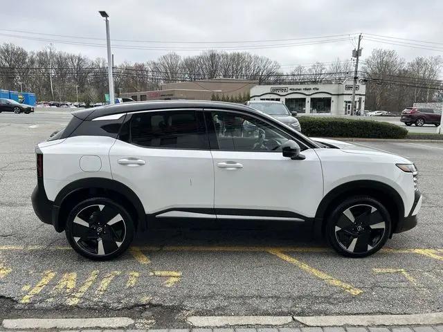 2025 Nissan Kicks SR FWD