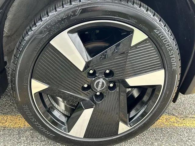 2025 Nissan Kicks SR FWD