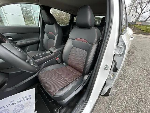 2025 Nissan Kicks SR FWD