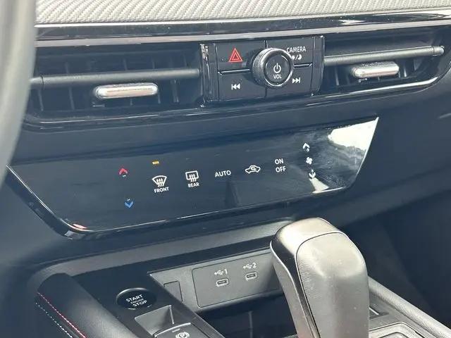 2025 Nissan Kicks SR FWD