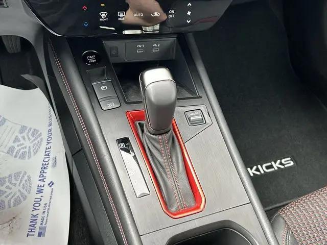 2025 Nissan Kicks SR FWD