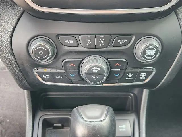 2022 Jeep Cherokee Latitude Lux FWD
