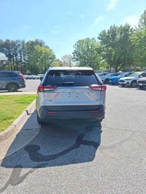 2019 Toyota RAV4 LE