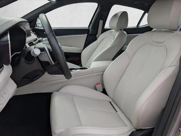 2025 Genesis G70 2.5T RWD
