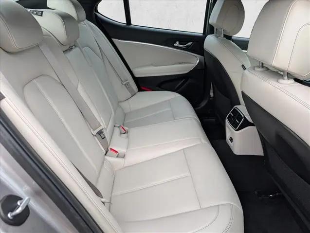 2025 Genesis G70 2.5T RWD