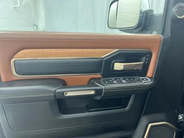 2022 Ram 3500 Limited Longhorn Crew Cab 4x4 8' Box