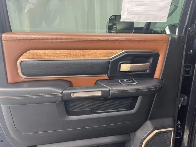 2022 Ram 3500 Limited Longhorn Crew Cab 4x4 8' Box