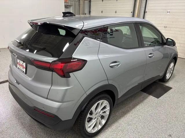 2027 Chevrolet Bolt LT FWD