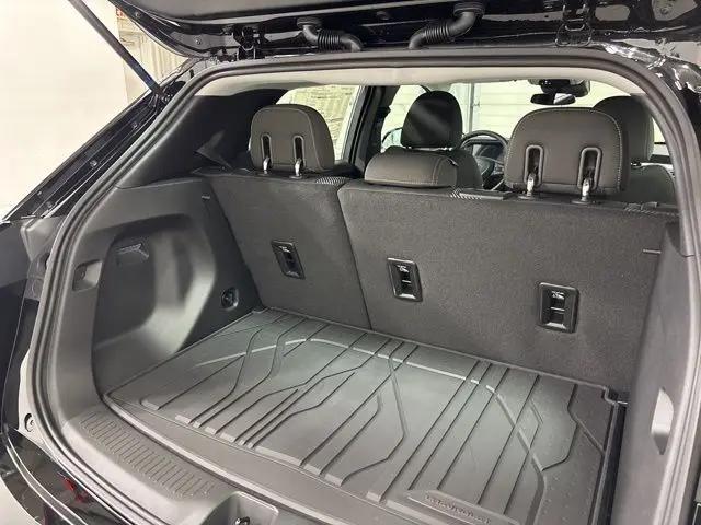 2027 Chevrolet Bolt LT FWD