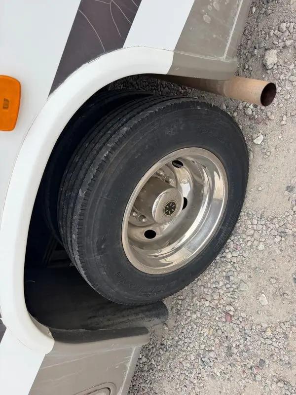 2006 Ford F-53 Base