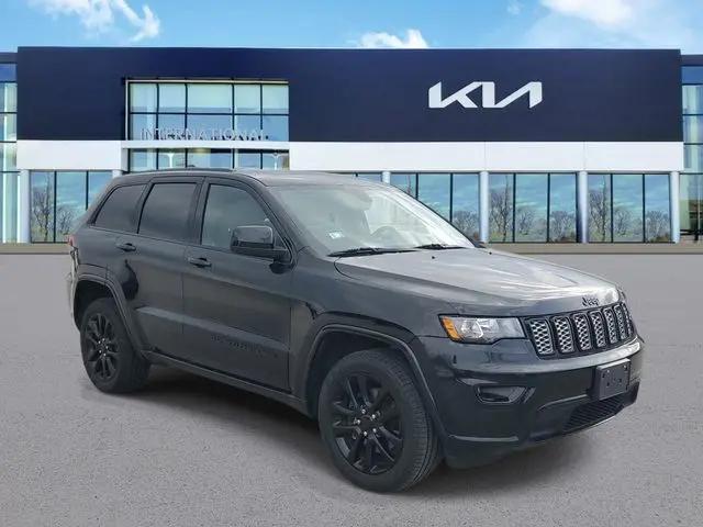 2022 Jeep Grand Cherokee Laredo X 4x4