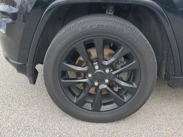 2022 Jeep Grand Cherokee Laredo X 4x4