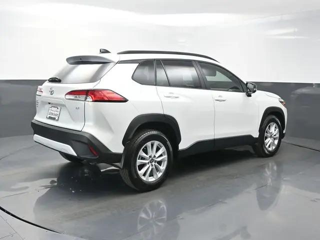 2025 Toyota Corolla Cross LE